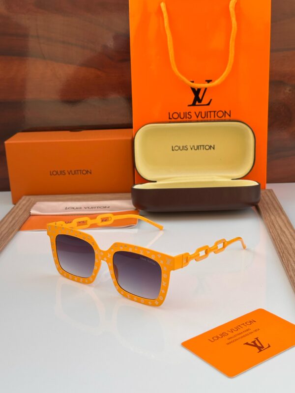 LOUIS VUITTON WOMEN SUNGLASSES - Image 3